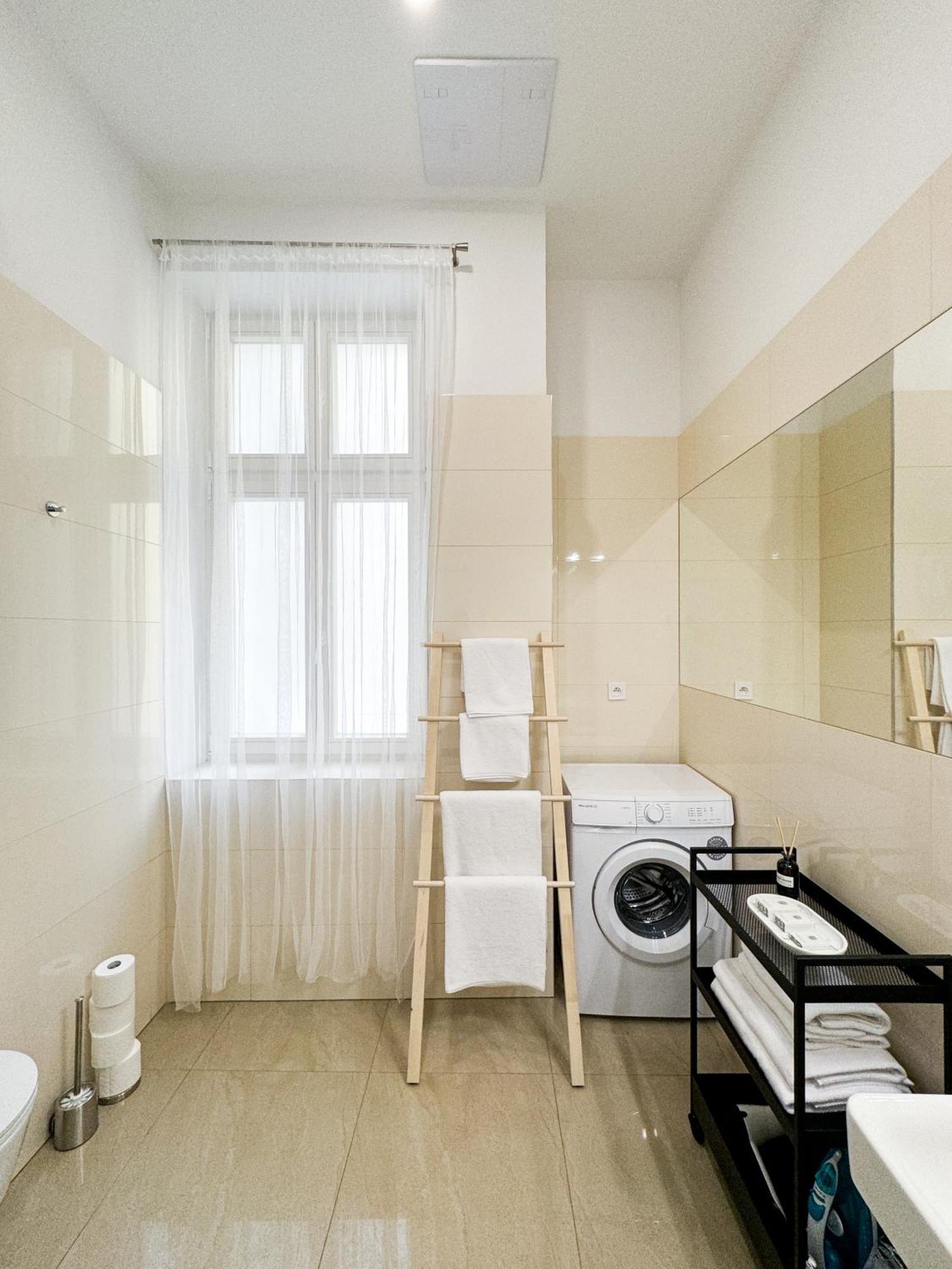 Turnkey I Wenceslas Square Apartments Prague Room photo